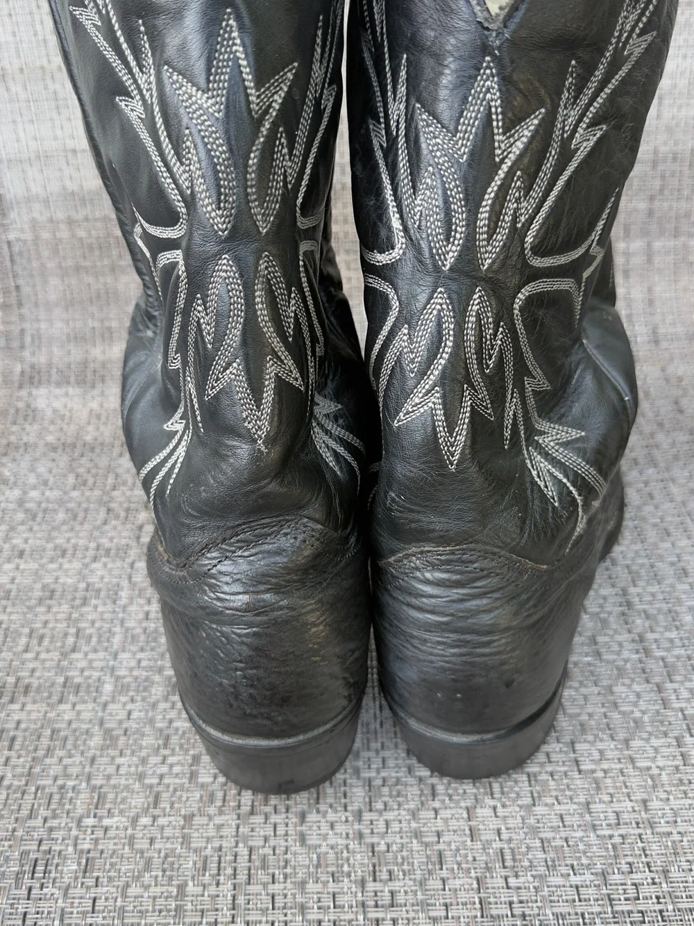 Black Embroidered Western Cowboy Boots 9,5